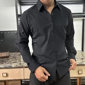 轻装上阵，一衣穿四季  可调节袖袢、隐藏式口袋