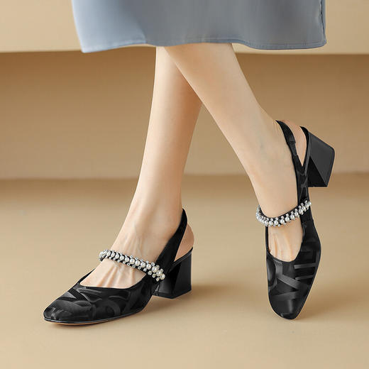 【预售5天】巨好穿水钻珍珠一字带通勤温柔粗跟后空包头凉鞋NDXC&6539 商品图3