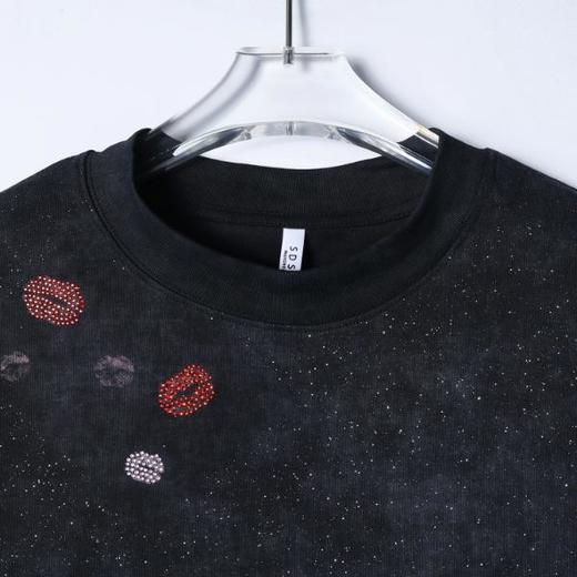 26T171SDSA男装2026新款高贵轻奢韩版撞色烫钻红唇设计圆领短袖T恤百搭 商品图4