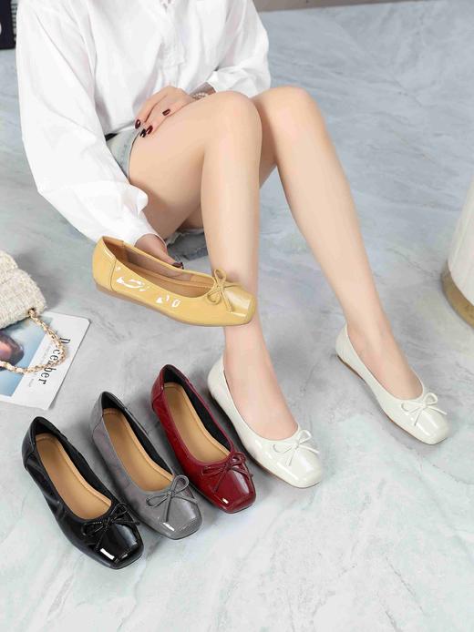 683001牛筋软底牛皮女鞋团购价199元，35-40码，适配各个年龄段各种裤型各种生活场景，后脚跟防磨脚设计，休闲通勤百搭，舒适透气，低调，美观不张扬，米白 现货，黑色要过几天 商品图0