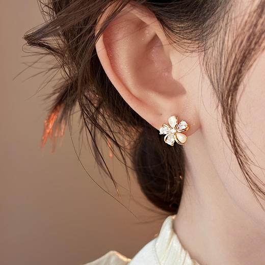 雀说 金色锆石花朵耳钉精致小巧轻奢耳环 商品图3