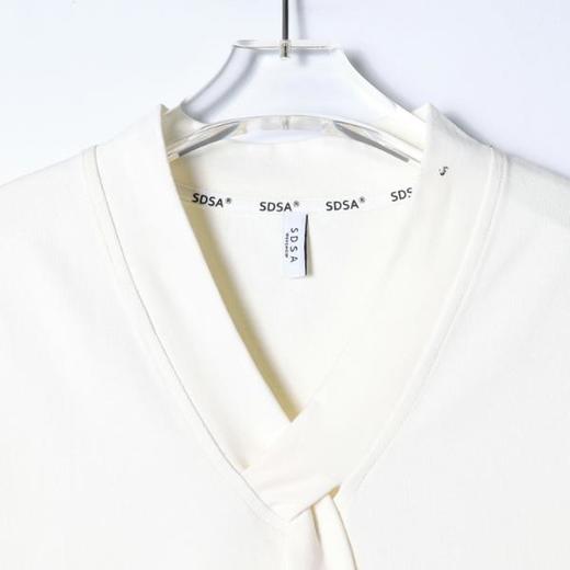 26T227SDSA男装2026新款高贵轻奢设计感V领系带短袖恤简约气质百搭上衣 商品图2