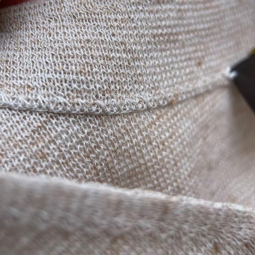 Lp燕麦色纽扣针织衫+针织半裙。 自己备注号码。  上衣。裙子。 890元一件的价格 商品图12