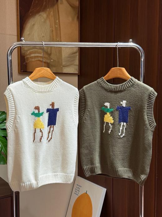 一店d 秒福利‼️ shortsentence短句针织马甲 被低估的一件宝藏！！！董洁直播间卖爆了的-像素小人粗针织背心马甲，叠穿超美的，而且巨巨巨百搭，减龄又显气质 商品图4