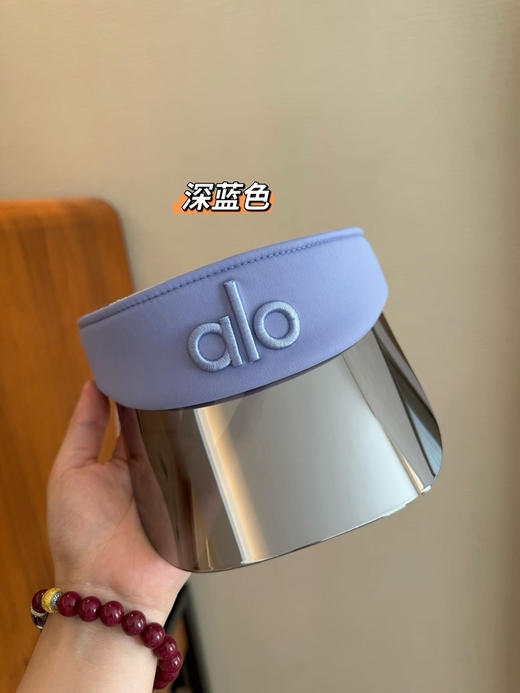 原单正品 Alo镭射空顶帽，七个颜色，任意挑选，超级百搭！强烈推荐款，完全不会掉的一款空顶帽，出海任凭海风肆意乱吹，保证美貌不会被头发乱舞遮挡！！牢牢的固定在你的头上！ 商品图4