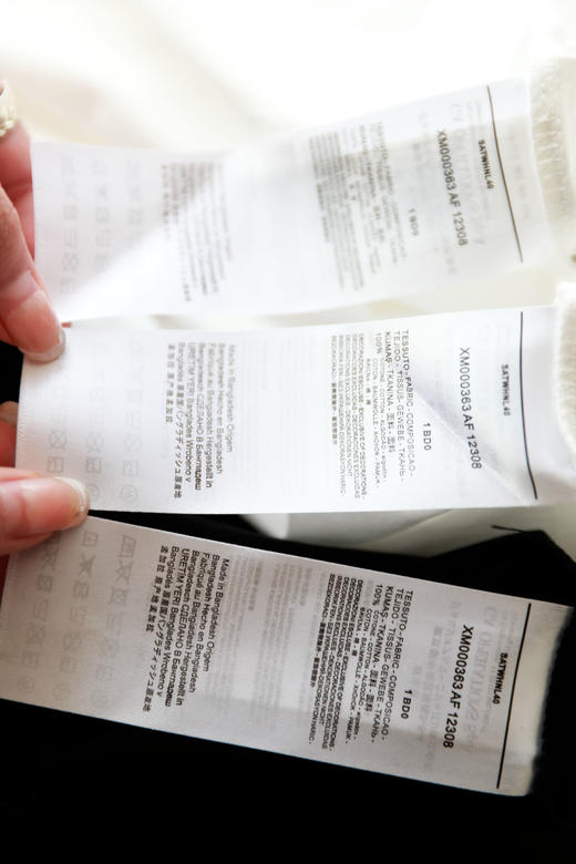 白色+黑色一起，一盒含2件。胸口小标长袖全棉圆领基础t恤E031560 商品图3