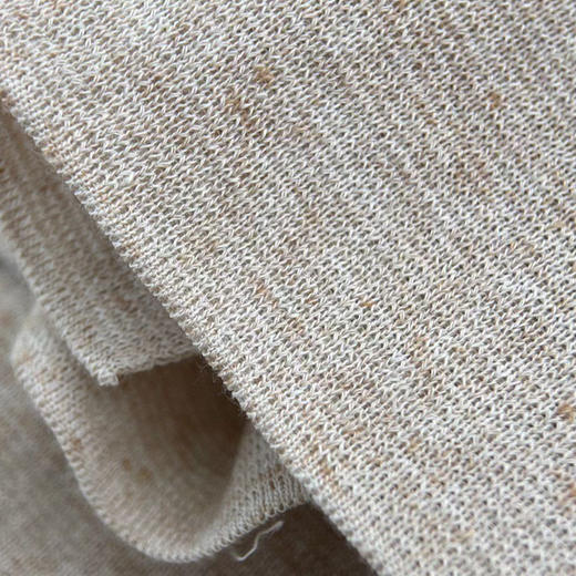 Lp燕麦色纽扣针织衫+针织半裙。 自己备注号码。  上衣。裙子。 890元一件的价格 商品图10