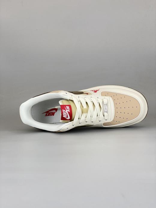 【福利清仓】NIke Air Force 1 '07 Low “马年限定联名——灰白棕”空军一号 大厂纯原品质出货 超高清洁度 皮料切割干净无任何毛边 细节完美 商品图1