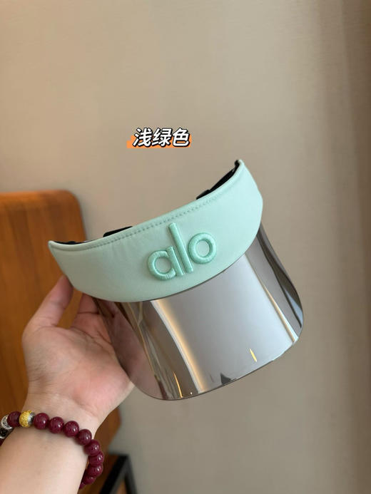 原单正品 Alo镭射空顶帽，七个颜色，任意挑选，超级百搭！强烈推荐款，完全不会掉的一款空顶帽，出海任凭海风肆意乱吹，保证美貌不会被头发乱舞遮挡！！牢牢的固定在你的头上！ 商品图2