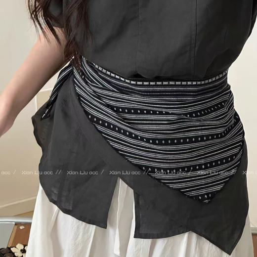 韩系文艺风黑白条纹丝巾 女2026新款 小众高奢感百搭领巾 氛围感配饰 百搭配饰 商品图1