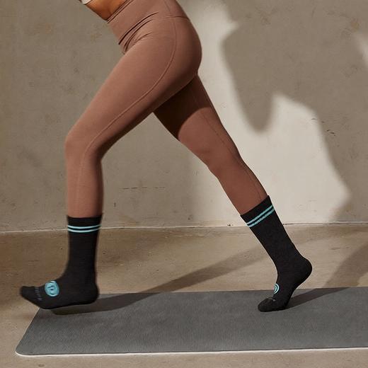 【59元任选2件】【小鱼加加】高端中筒专业防滑初学者空中瑜伽普拉提袜瑜伽袜子20230102 商品图2