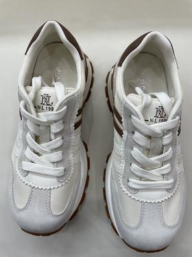 学院风真皮休闲运动鞋