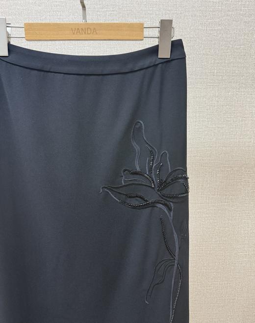 设计风绣花半裙 商品图1