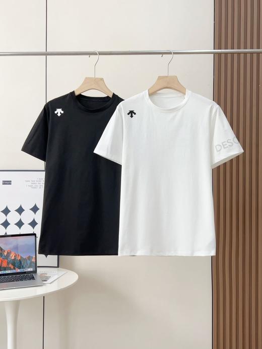 点此购买 DESCENTE迪桑特综训运动健身男士凉感短袖T恤 QK342371 商品图0