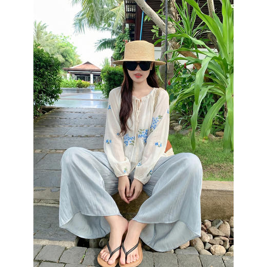 <曾小咸推荐>韩系套装复古绣花上衣裤裙 商品图0