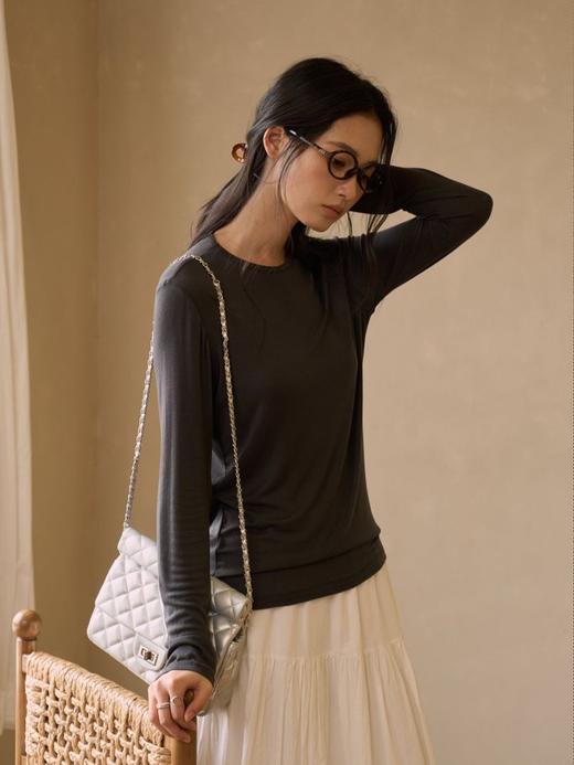 【多妈团购  蚕丝羊毛圆领长袖9977】蚕丝羊毛材质，又软又舒服，就像自己的第二层皮肤，细腻柔软|清爽透气|自然垂坠，上身慵懒休闲，气质加分-连横 商品图7