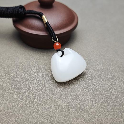 新疆和田玉且末料羊脂玉饱满宝宝锁 312-9 商品图4