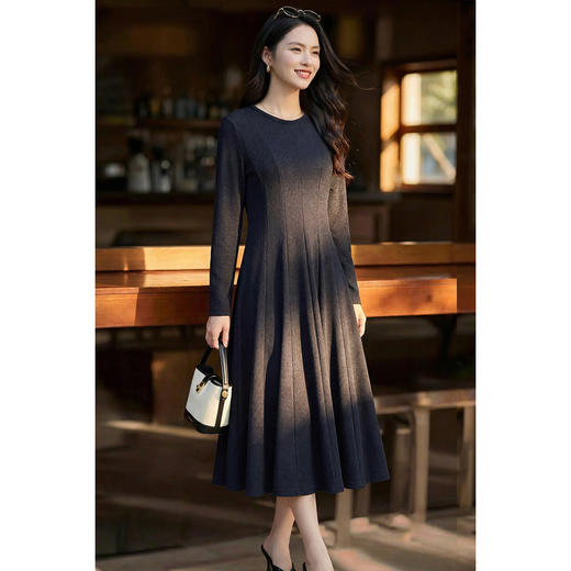 圆舞曲连衣裙 口碑云梯棉气质 16片立体剪裁 米思阳2026春季新款收腰针织大摆裙显瘦不勒身小黑裙2059 商品图4