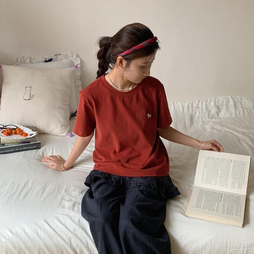 【送防尘袋+衣架】觅槿MDINN 正肩小马刺绣T恤 休闲宽松 舒适百搭 4色可选 商品图7