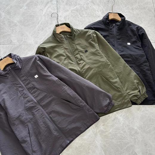 F031689机能户外防水大口袋连帽子冲锋衣外套男女款同款情侣款 商品图1