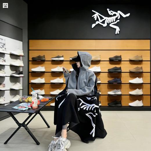 F031606新款防风羊毛涤纶双织布连帽软壳男女同款夹克外套 商品图7