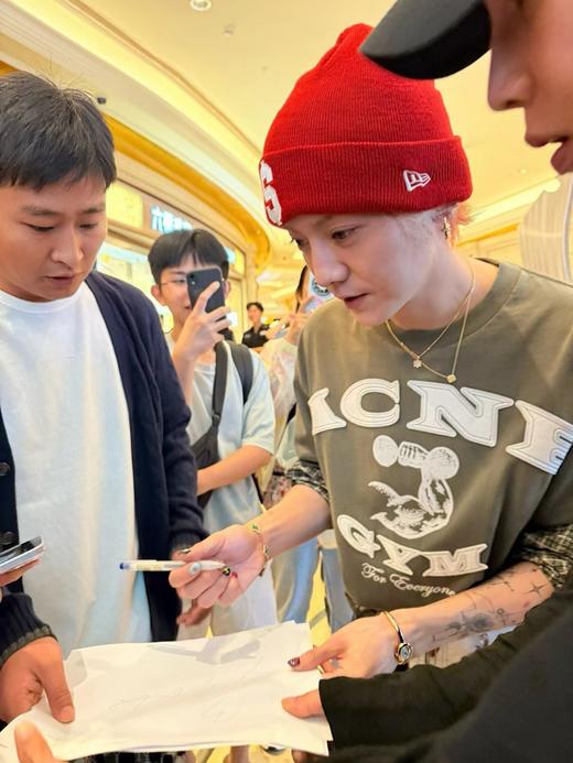 F031611鹿晗同款美式街头贴皮刺绣经水洗假两件长袖T恤 商品图9