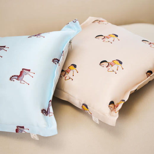 Solo seta22姆米真丝抱枕30*30CM马年限定印花枕头新年送礼礼物 商品图3