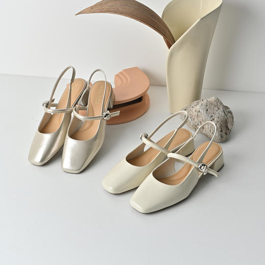 经典鲨2026年夏专柜新品时尚方头中粗跟气质后空凉鞋单鞋女KW89-629101 商品图1