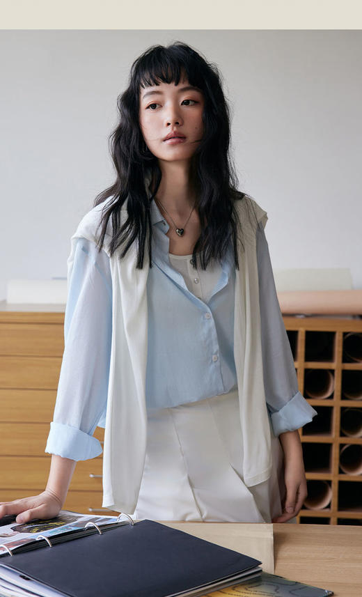 【多妈团购 天丝亚麻·老钱风衬衫】天然纤维亚麻，配合兰精天丝和棉，不闷不热，超透气~宽松微落肩 轻松拿捏松弛感--连横 商品图1