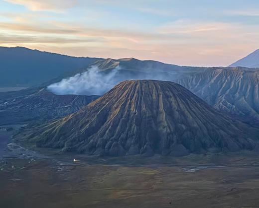 【五一】<印尼泗水+巴厘岛6天（9人小团）>布罗莫火山+赛伍瀑布+罗威纳追海豚+佩妮达岛 商品图0