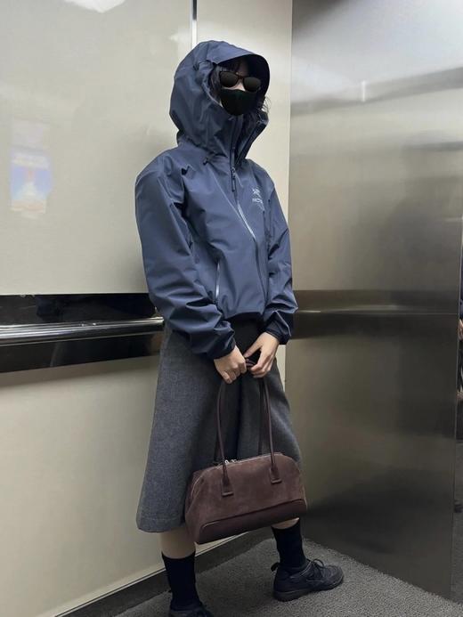 一店k 𝐋𝐖是真的帅！3LGORE-TEX面料！胸前徽标四次压胶工艺！整衣3D立体仿生学设计衣长臂弯！帽檐新3D刺绣工艺！内里全压胶！城市户外轻量防风防水冲锋衣！ 商品图6