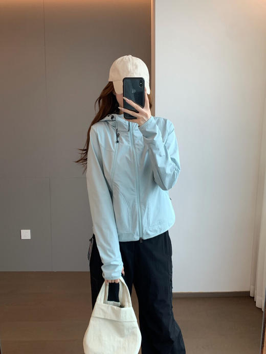YAW55159机能连帽外套 商品图3