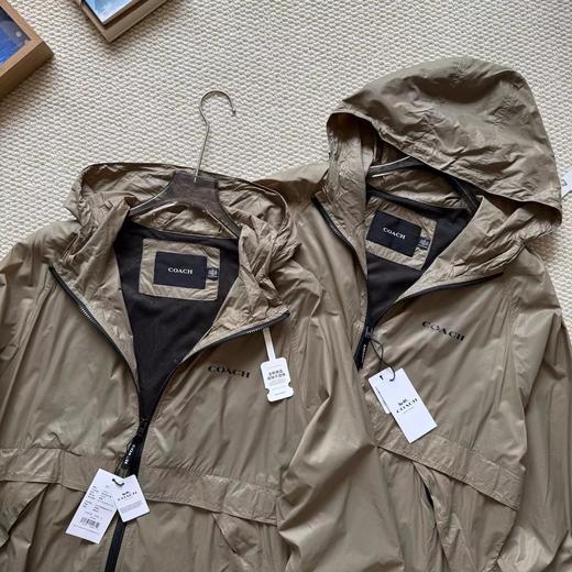 F031652男士卡其纯色连帽轻便户外夹克春秋薄外套风衣防晒服 商品图2