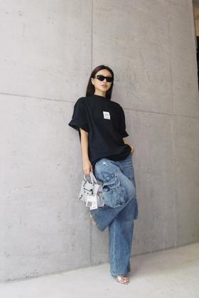 巴黎世家25ss520字母logo短袖T恤 黑色 男女同款（DY）