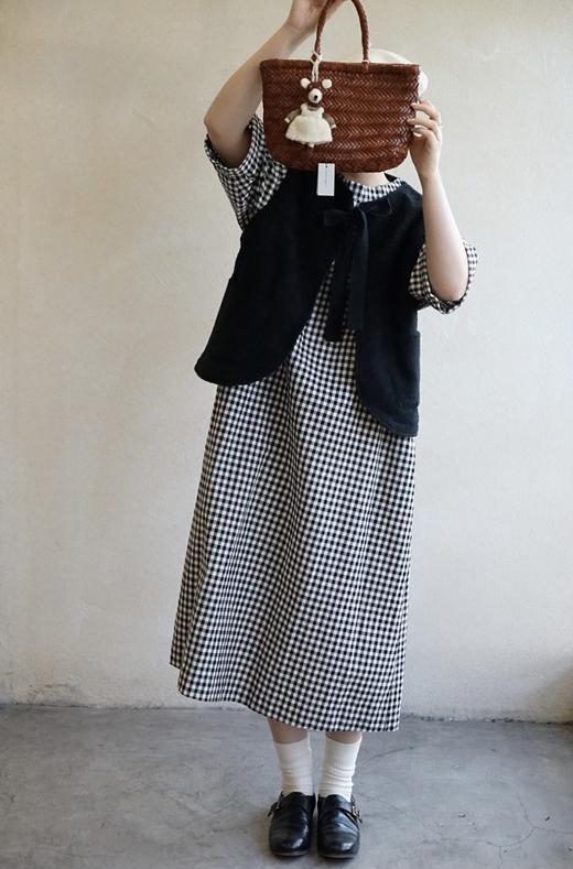 The last flower of the afternoon 刺绣花纹绒面马甲背心 商品图3