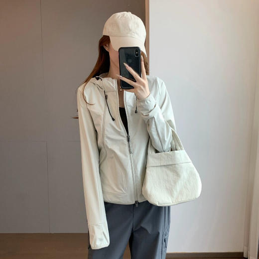 YAW55159机能连帽外套 商品图2