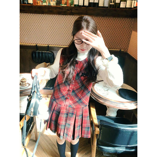 <曾小咸推荐>3.18现货秒杀 ！微信超特价！韩系红格子背心连衣裙 日常209.99 立减120 秒杀89.99！！ 商品图4