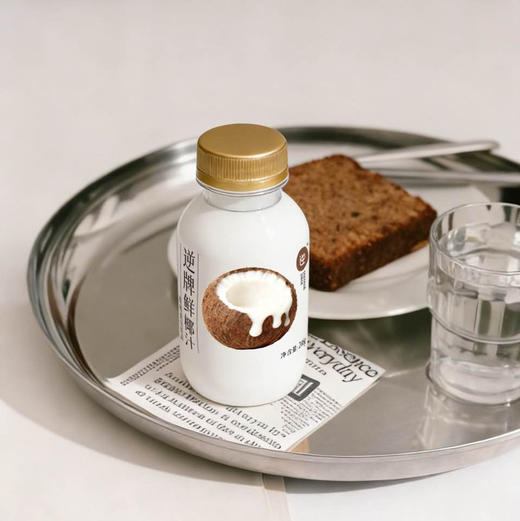 【逆牌•鲜椰汁】甄选进口老树椰子，只采用第一道新鲜椰肉榨取，椰香浓郁，口感清新，清爽不腻， 246g*10瓶 商品图2