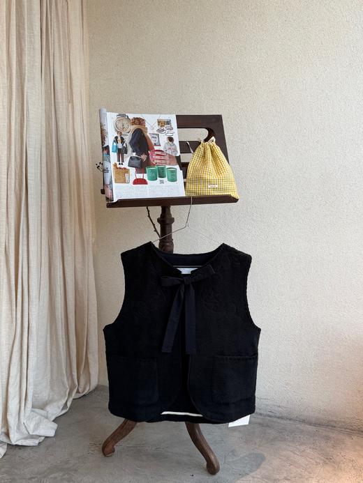 The last flower of the afternoon 刺绣花纹绒面马甲背心 商品图10