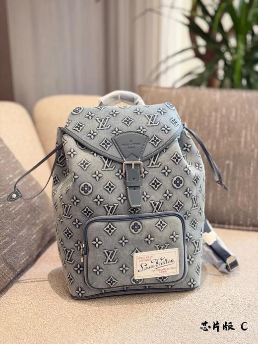 F0316114复古感满满水洗牛仔布+Monogram压花牛仔双肩包 商品图0