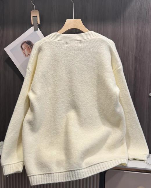 F031686慵懒随性毛衣米白色V领宽松落肩针织开衫 商品图7