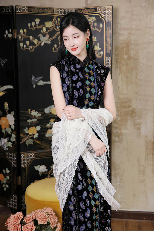 逸红颜明月优选#民族风腰果花烂花旗袍【黛辞】复古锦绒，王家卫港风古董花瓶旗袍 商品图3
