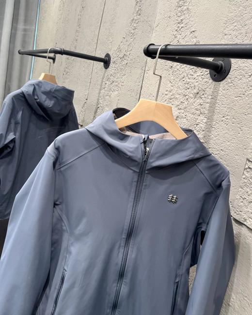 F031618春季新款防泼水防风保暖软壳衣男女同款夹克外套 商品图4