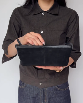 a lot of...📱🎧👓💄