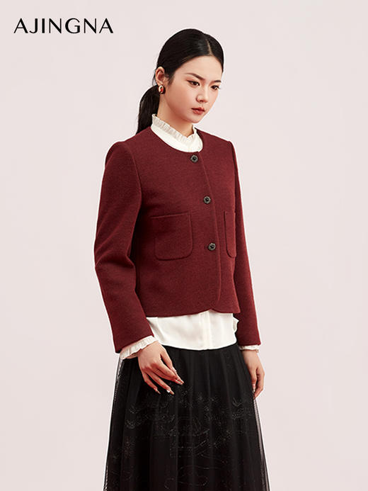 【商场同款】阿菁娜春季新款小香风酒红外套经典圆领金属扣镶嵌装饰优雅温婉A31C107026 商品图1