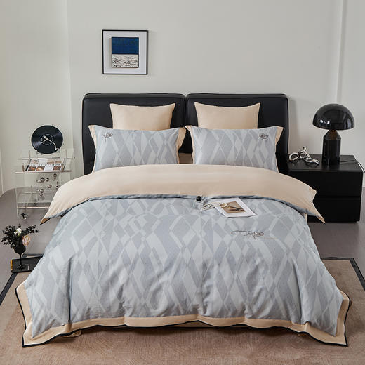 多喜爱 60S贡缎长绒棉四件套 柏寇/奥瑞莉{DO女士系列}【刺绣&宽边&织带工艺】【双股织造】【礼盒装】现代轻奢 都市优雅细腻顺滑 柔软亲肤 清爽透气 耐洗耐磨 商品图1