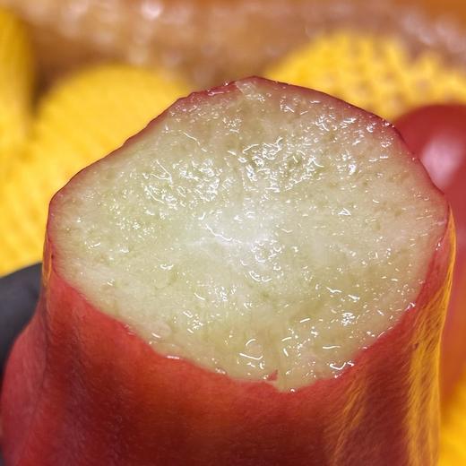 【泰国黑金刚莲雾 大果】果身个大修长，相比海南莲雾脆嫩度更足，甜度更明显，润喉舒爽，硬度好且耐放。净重3斤/箱，江浙沪皖顺丰包邮~ 商品图0