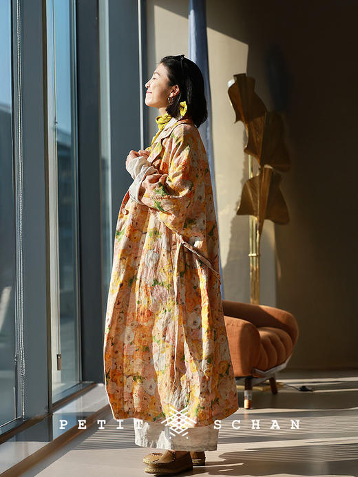 Petit Schan小闪 CLO#1075 Impressionist Garden 印象派花园  原创艺术感油画印花雨露麻长款风衣外套 商品图1