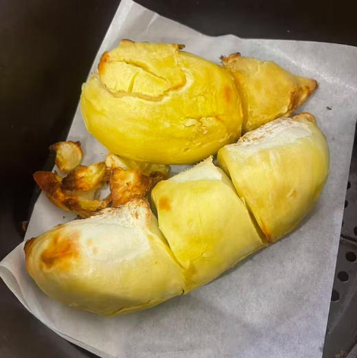 【鲜切榴莲肉🔥 】强烈推荐
一盒2斤带壳，#周榴莲·鲜切薄皮榴莲肉
榴莲味十足 入口即化的奶油口感，烤着吃更好吃 商品图5