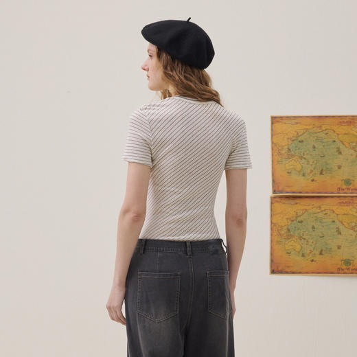 谜底斜条纹T恤短袖2026夏季新品棉麻质感趣味刺绣修身女262MT0614 商品图2